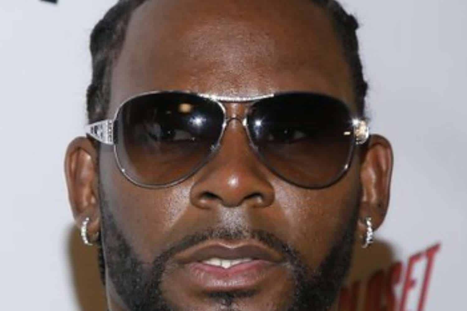 r kelly suicide watch escape
