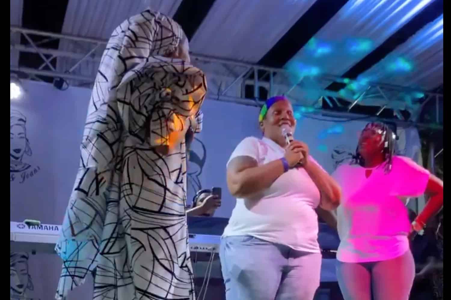 Couple gets engaged during Kelly Khumalo's performance