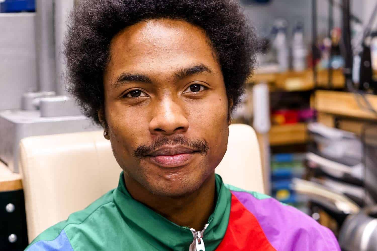 Steve Lacy smashes a fans phone during concert