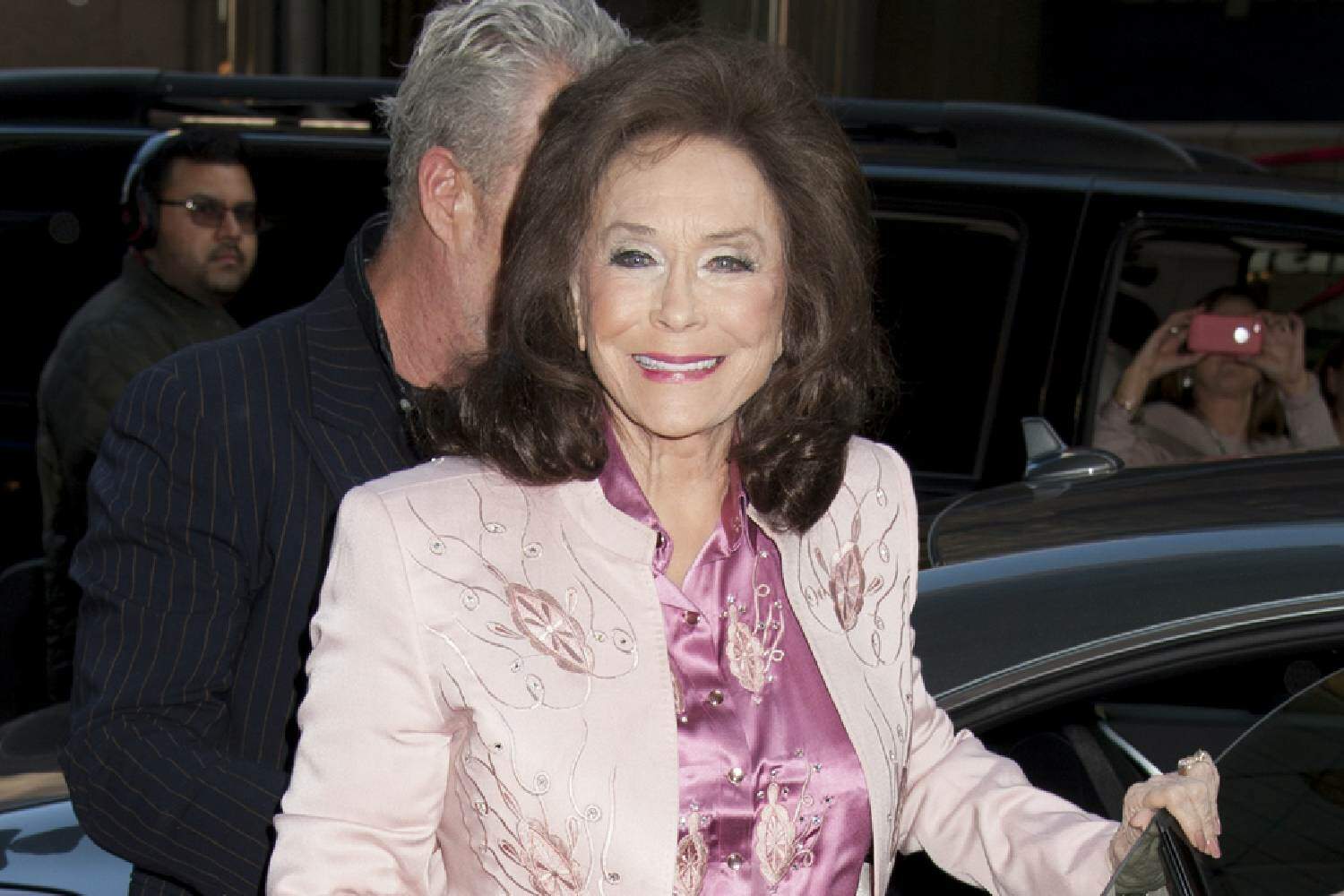 Loretta Lynn dies cause of death biography