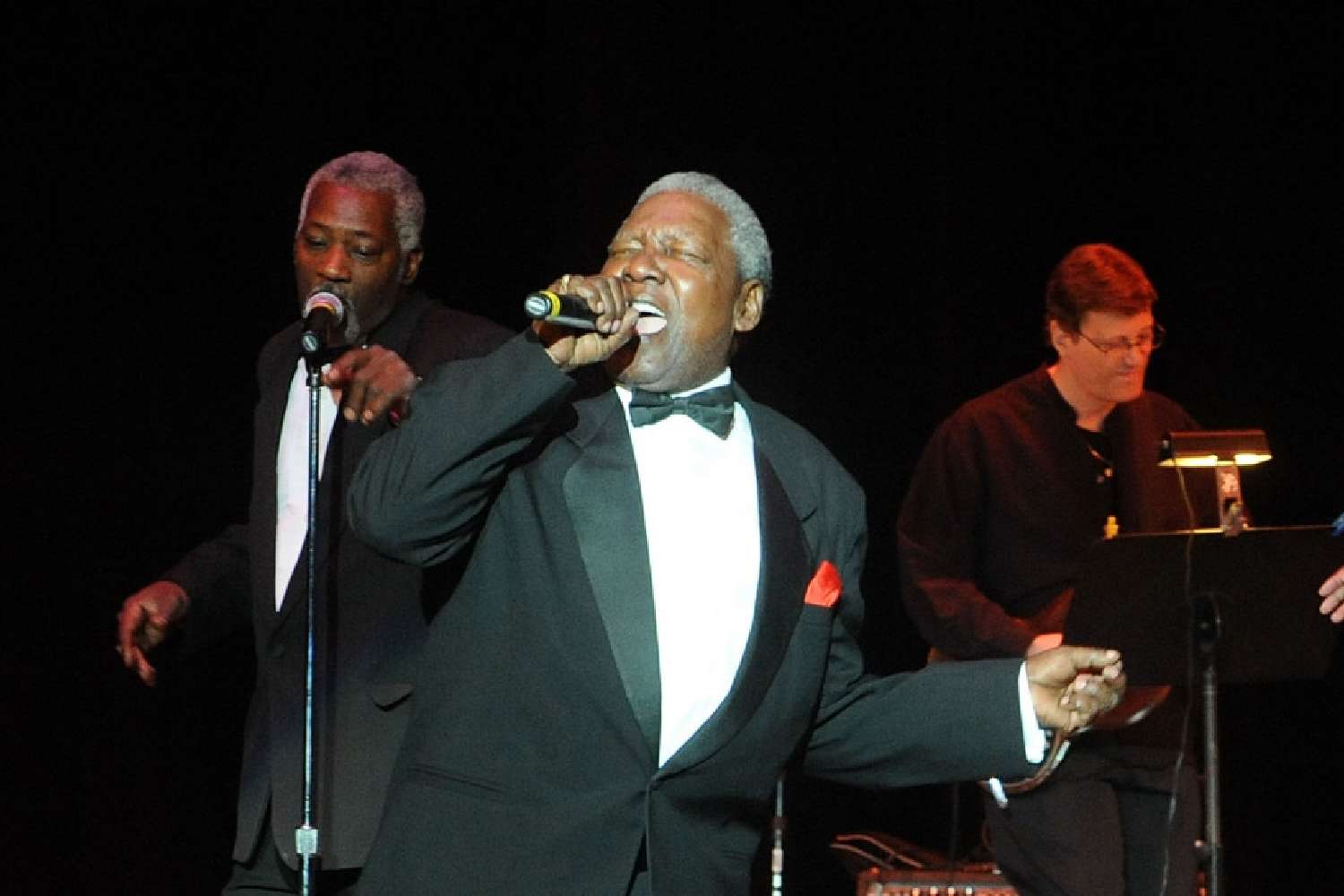 Charlie Thomas dies