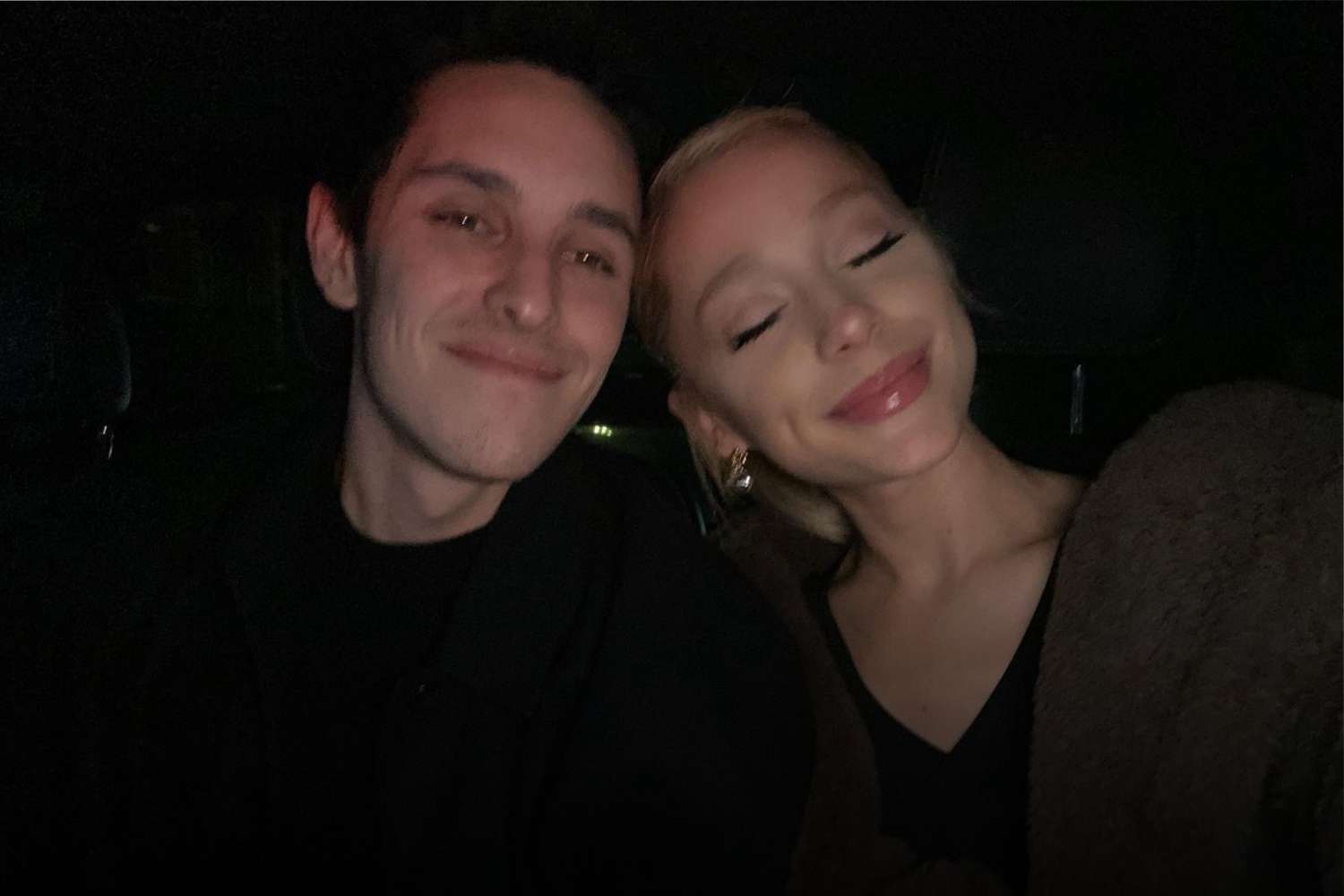 Ariana grande dalton Gomez divorce ringless wimbledon