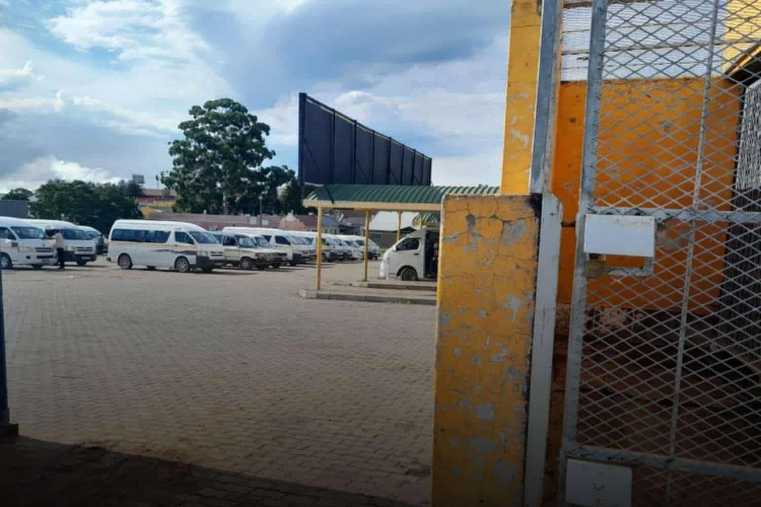 makhanda taxi rank