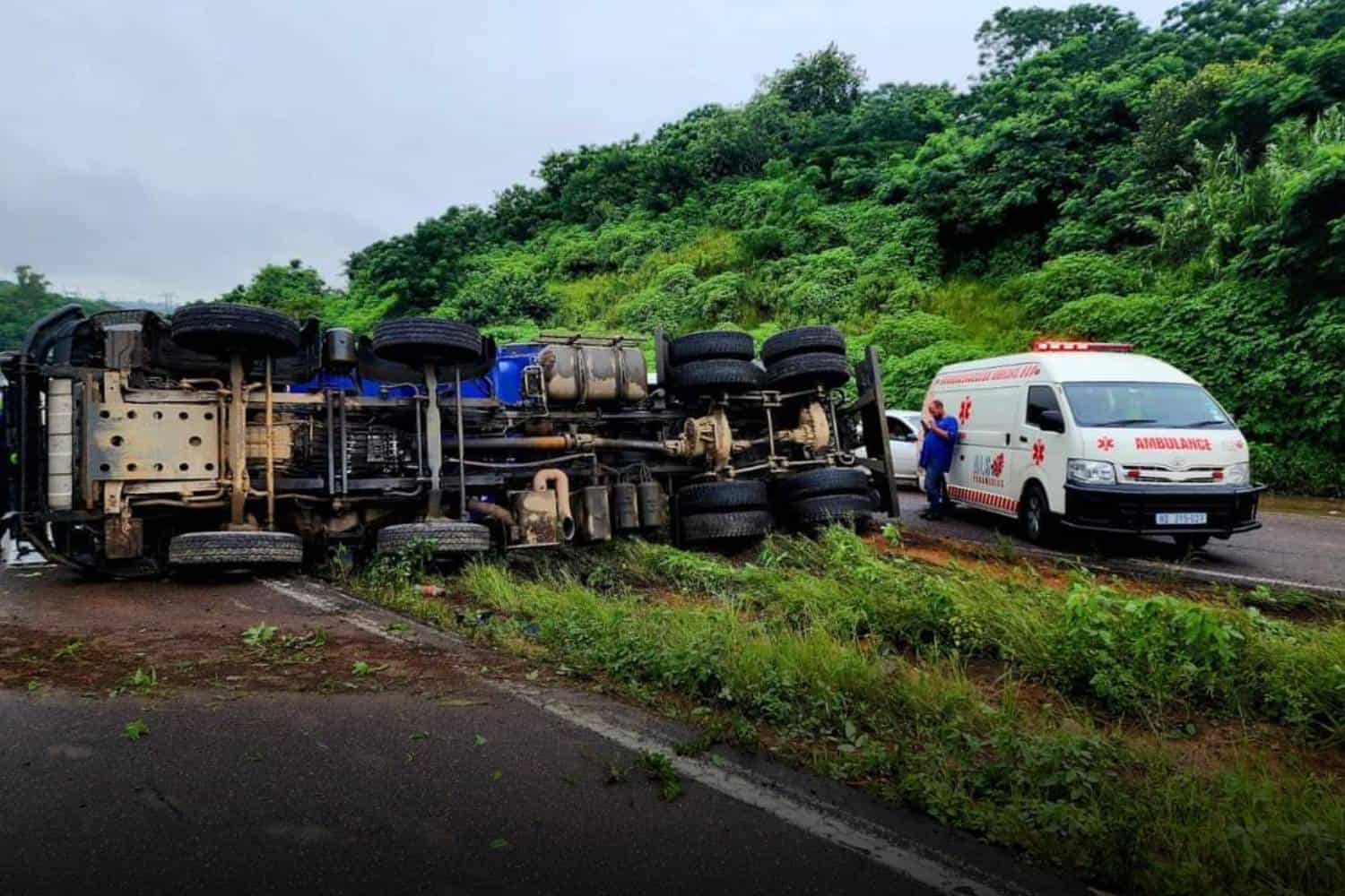 durban m7 accident saps officer killed