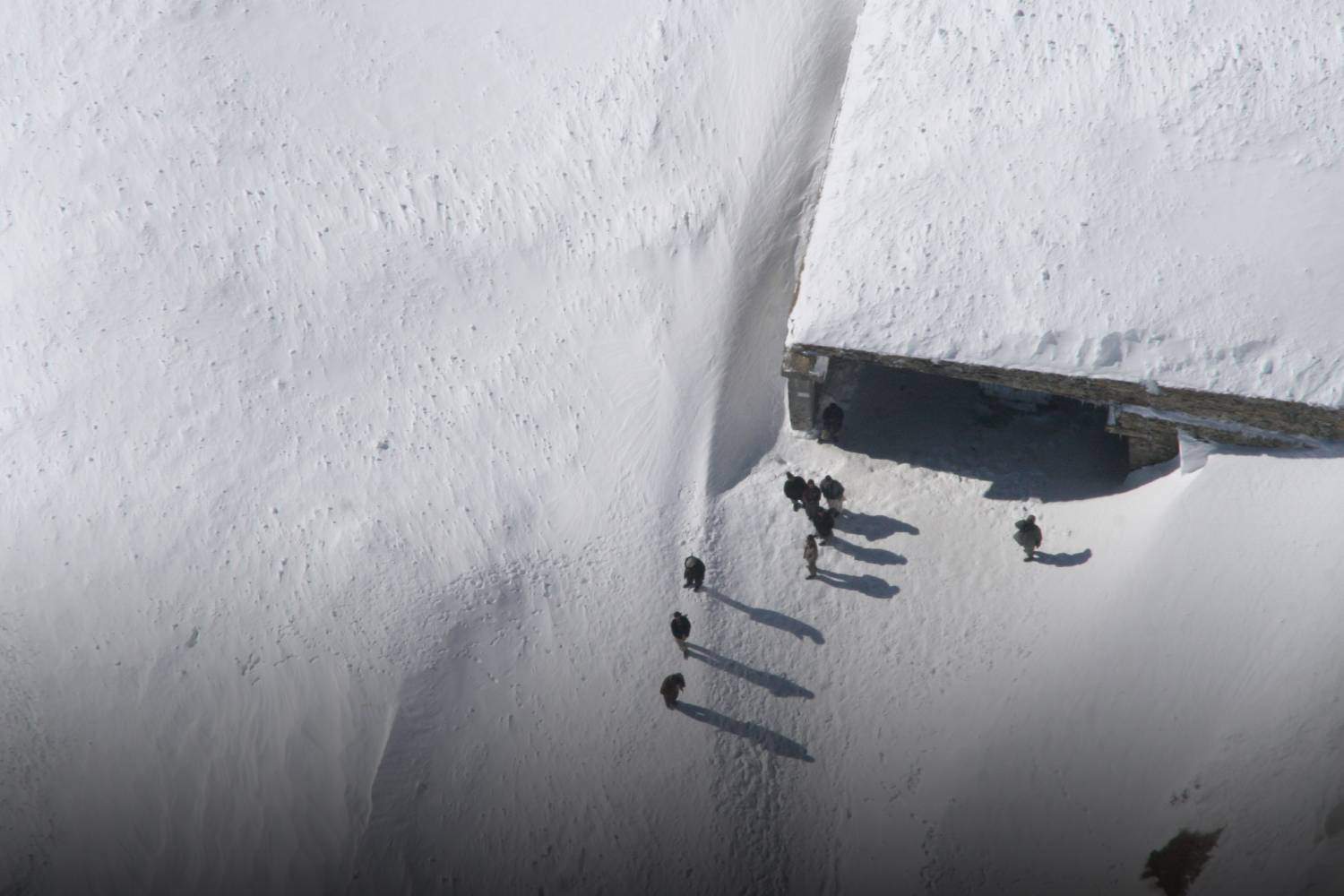 afghanistan avalanche