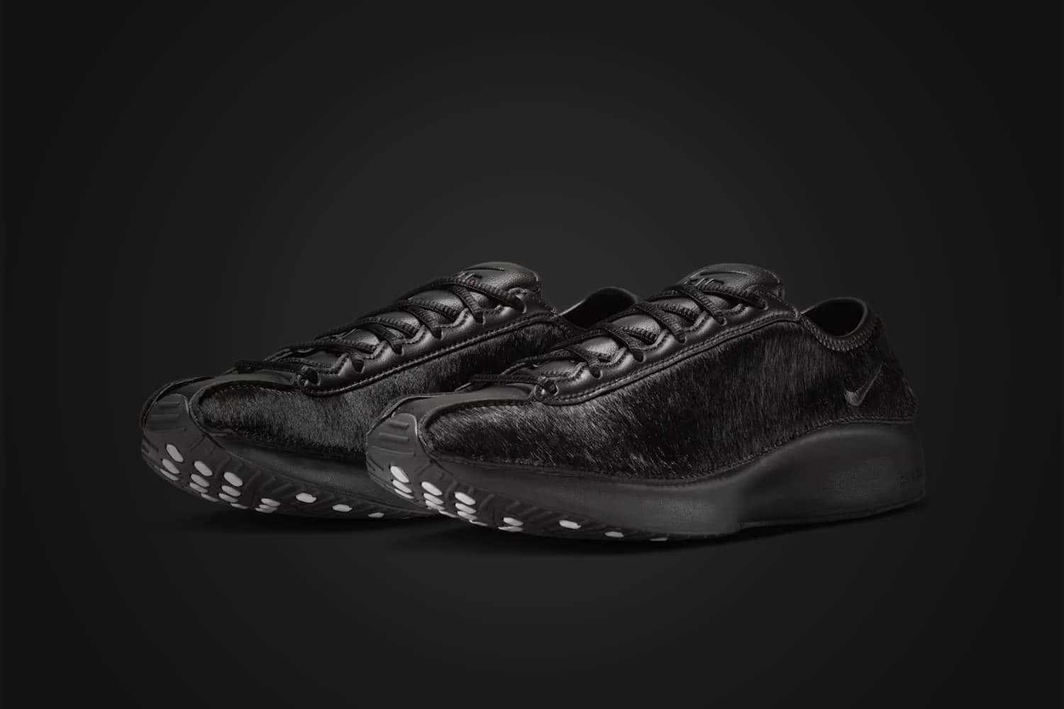 Women's Air Superfly
Black and Off Noir