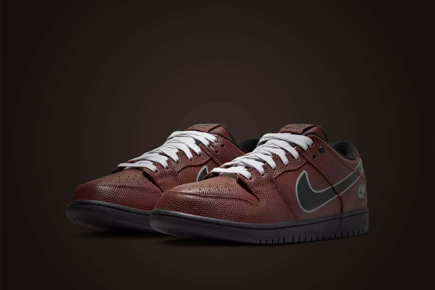 Nike SB Dunk Low Pro x Limosine Skateboards
Brown and Black