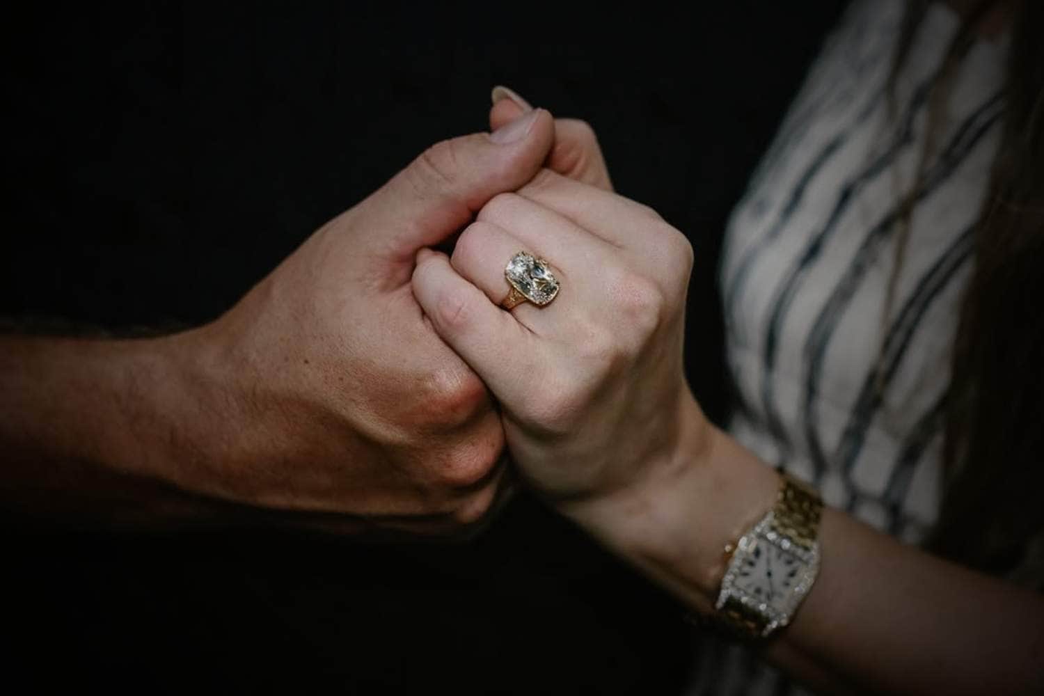 Taylor swift travis kelce engagement ring