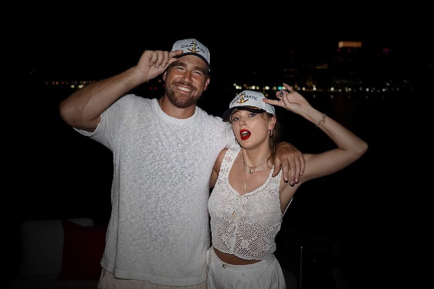 Taylor swift travis kelce engaged