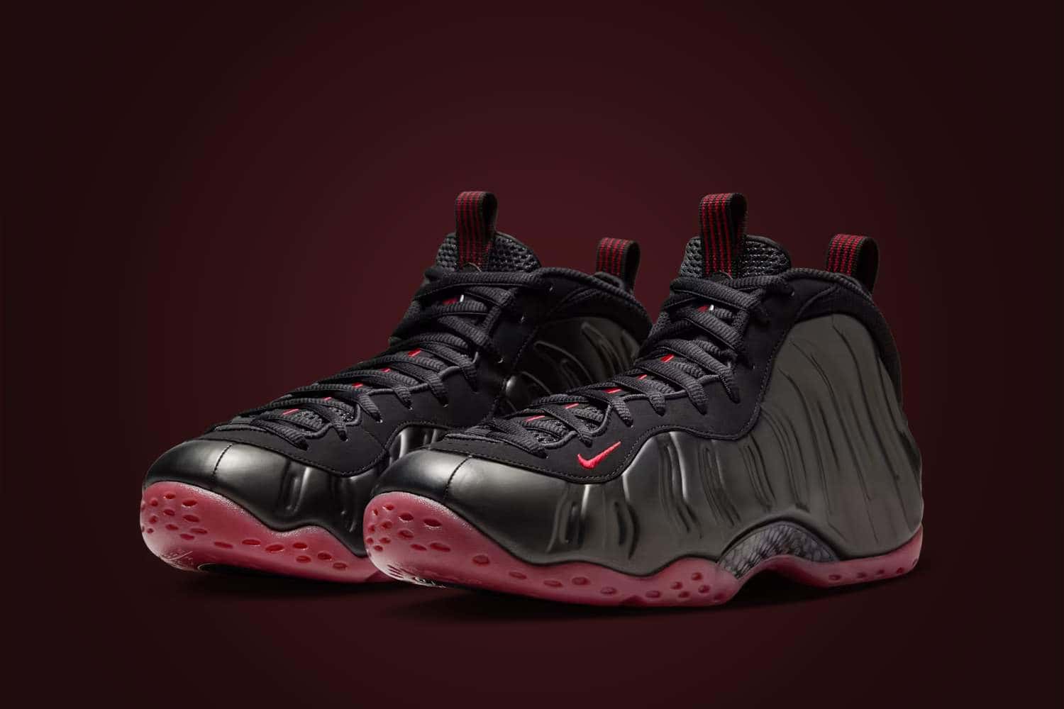 Air Foamposite One
Black and Varsity Red